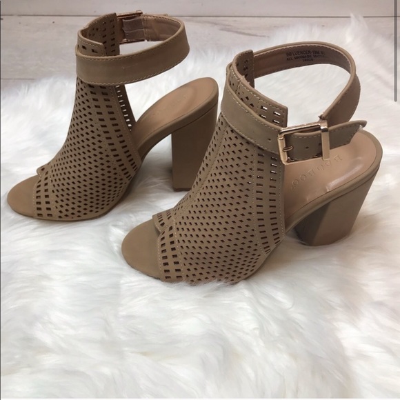 Tan Peep Toe Open Back Diamond Cut Out Chu… - Picture 3 of 7